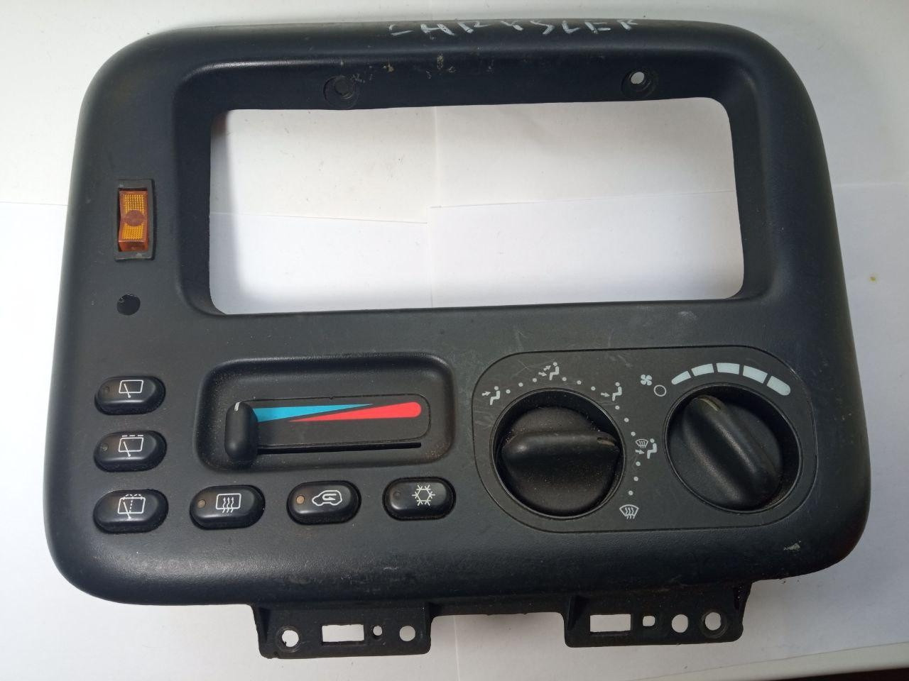 Панель кнопок Chrysler P4677215 / 1786B / 215, фото 1