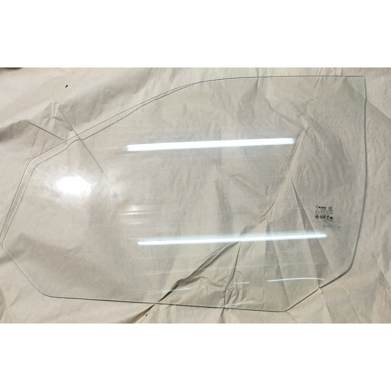 Скло ВАЗ 2110, 2111, 2112, 2170, 2171, 2172 переднє опускне ліве (вир-во Xyg)