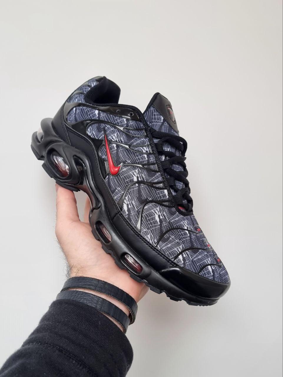 Чоловічі Кросівки Nike Air Max TN Plus Grey Red / Найк Аїр Макс ТН Плюс Сірі з Червоним