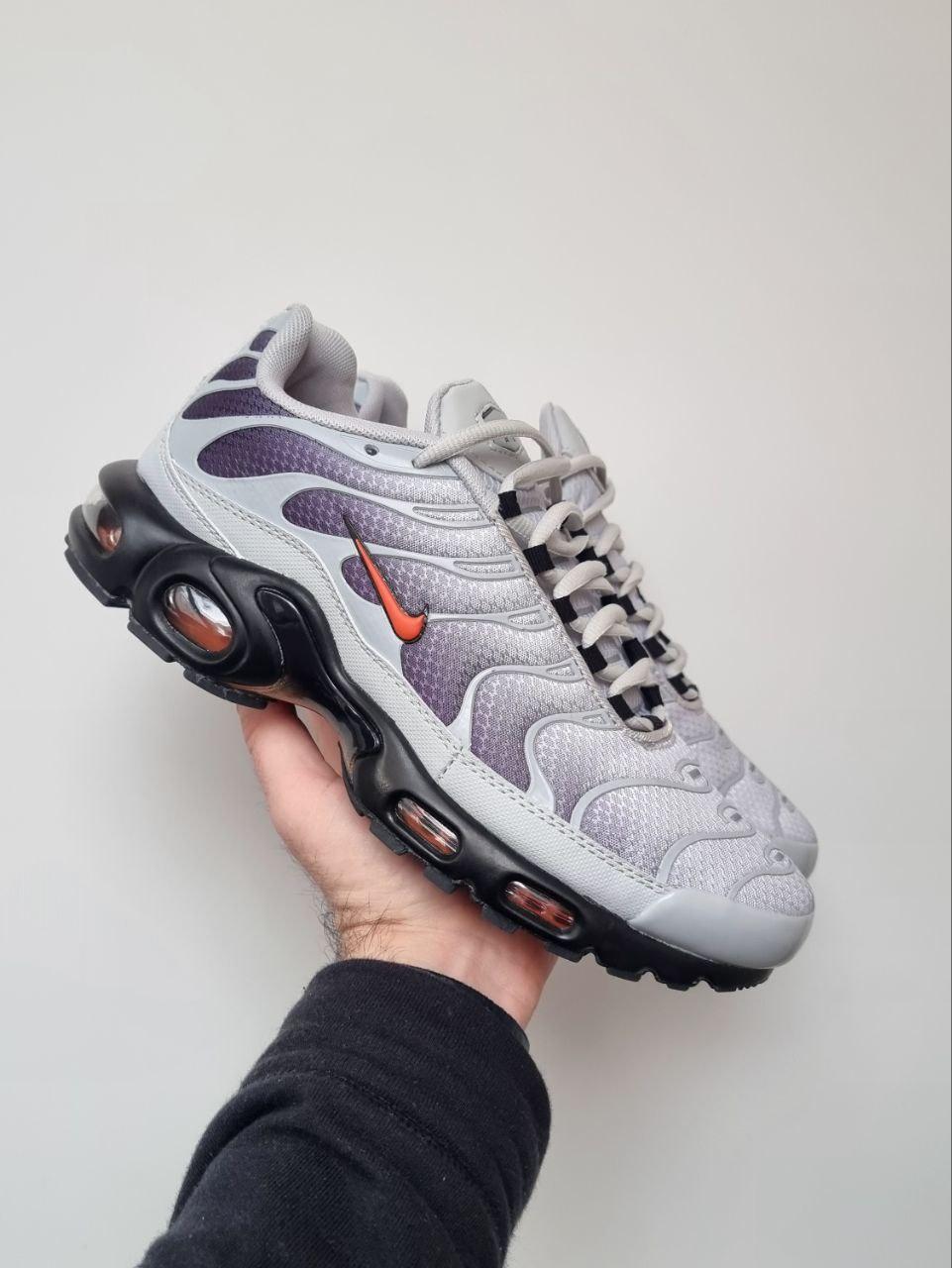 Чоловічі Кросівки Nike Air Max TN Plus Grey Black Red / Найк Аїр Макс ТН Плюс Сірі з Чорним та Червоним