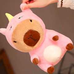 М'яка іграшка "Капібара в піжамі Єдиноріга" 30см