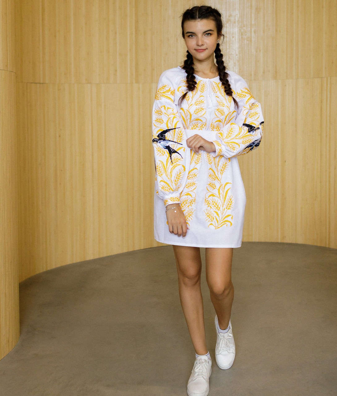 Вишита сукня