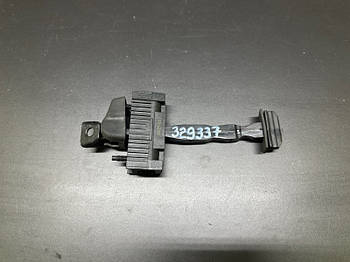 Обмежувач дверей CADILLAC CT5 19-24 SEDAN LSY 2.0T 2022 задн. лев. (б/у)