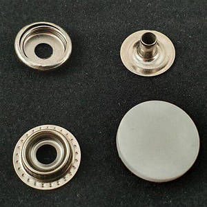 Кнопка #61 з білим пластиковим капелюшком 17мм (00852)