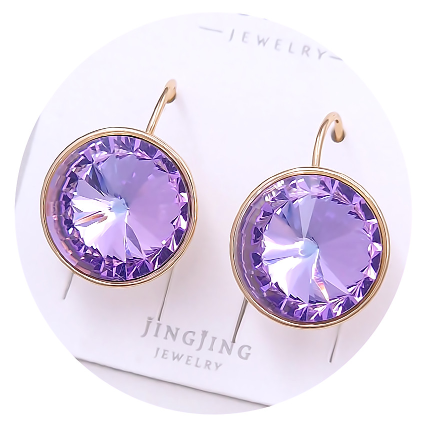 Сережки XР. Позолота 18К. Камені: Swarovski бузковий хамелеон. Довжина: 22 мм. Ширина: 15 мм.