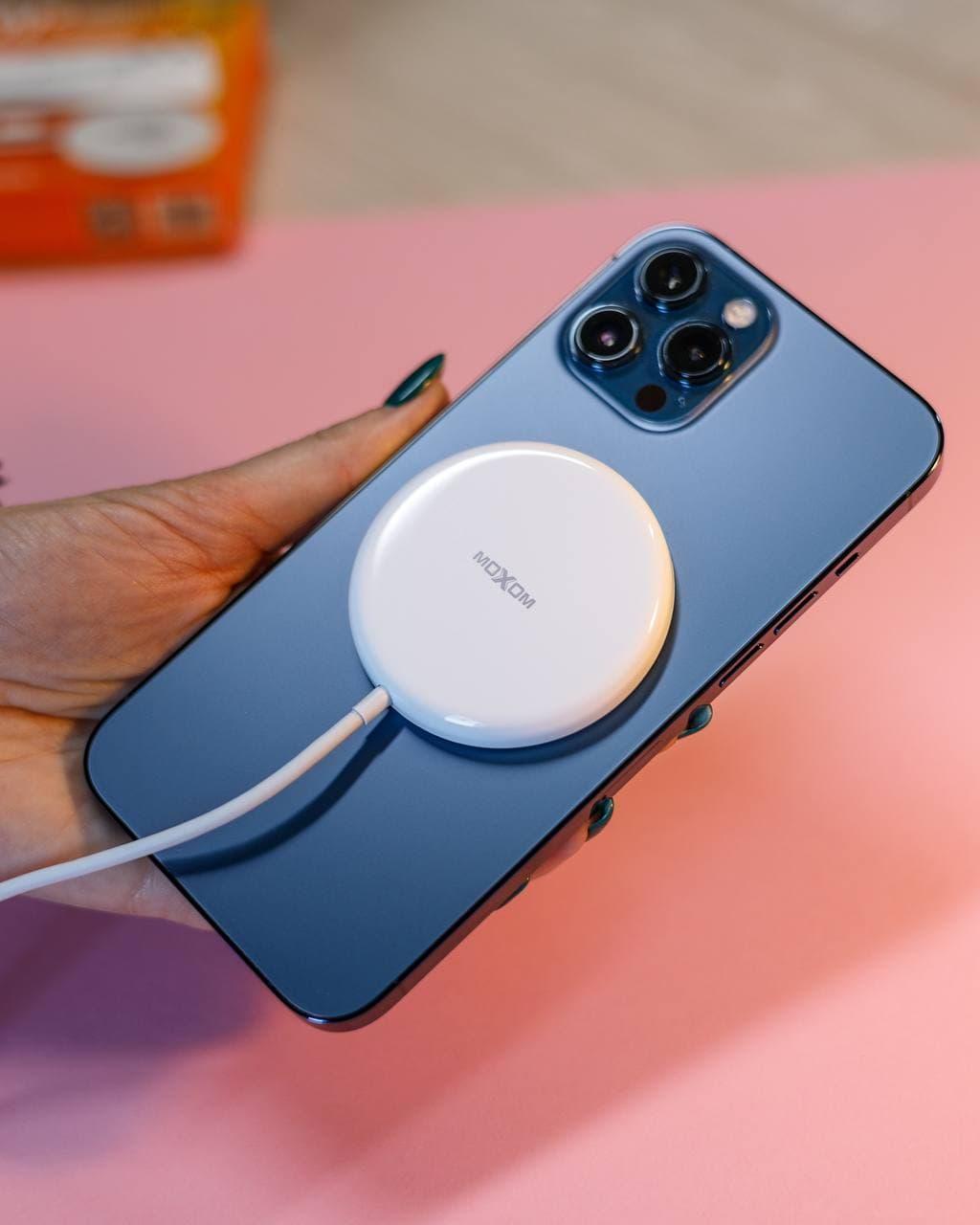 Бездротовий зарядний пристрій MOXOM MX-HC58 Magnetic 2A 1m білий