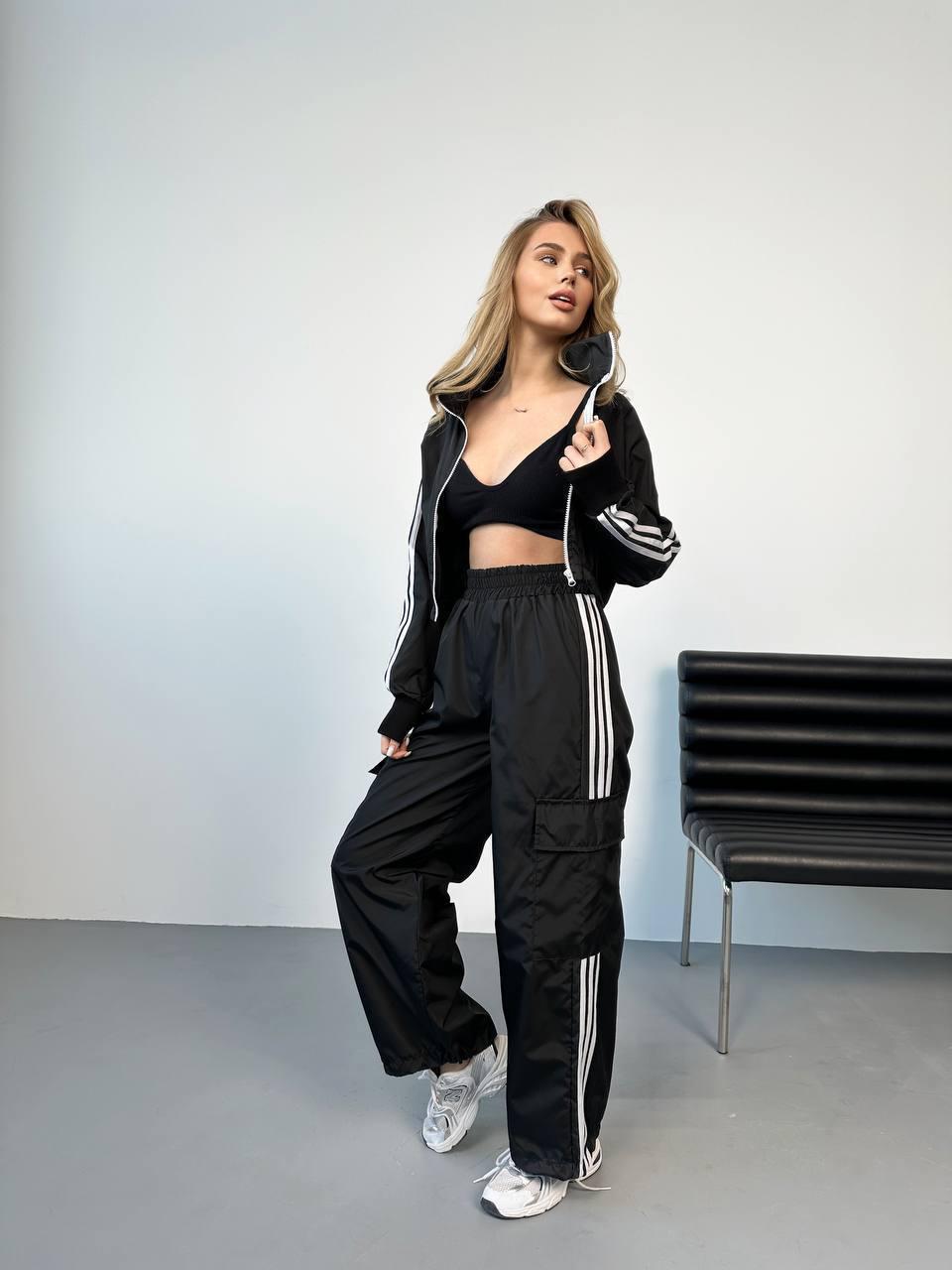 Жіночий спортивний костюм із плащової тканини з брюками карго, фото 1