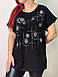 Яскрава подовжена жіноча футболка з принтом, фото 3