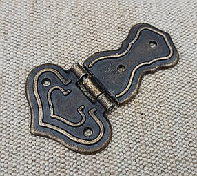 Петля фігурна для скриньок, накладна 62х38мм