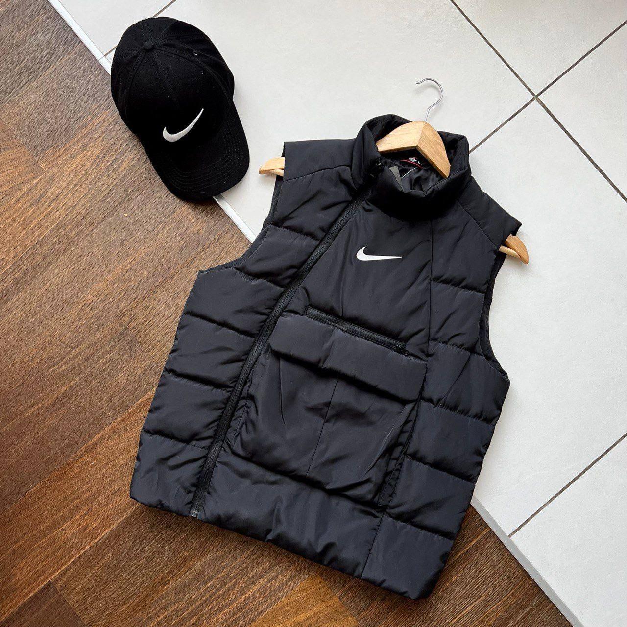 Жилетка жіноча Nike осіння весняна на блискавці безрукавка стьобана жилет найк чорний