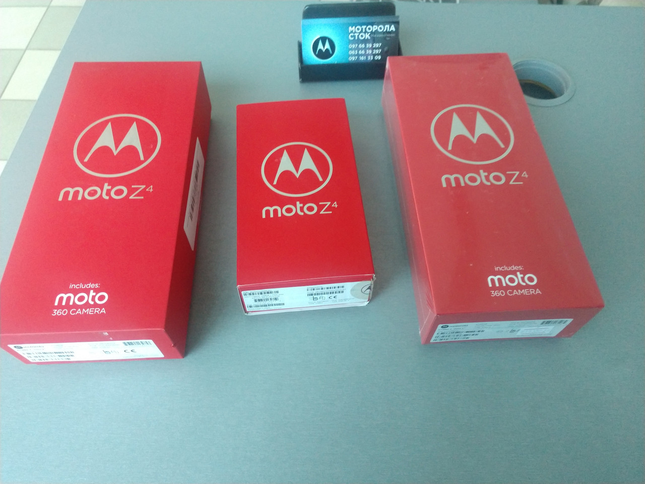 Motorola Moto Z4 New Grey, White