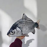 М'яка 3д іграшка подушка риба Карась 50 см золотистий/сріблястий, фото 3