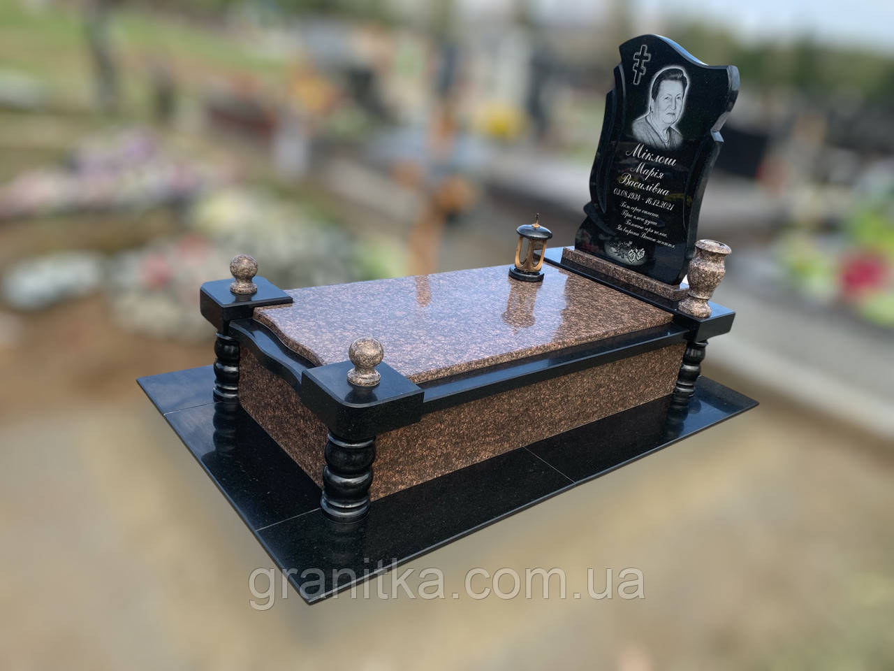 Памятник одинарний коричнево-чорний граніт 135