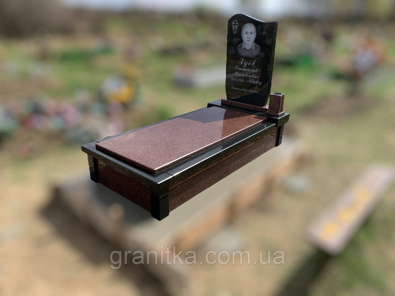 Памятник одинарний коричневий граніт 146