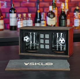 Подарунковий набір "ГОЛ" 2 келиха для віскі з вставками в коробці.
