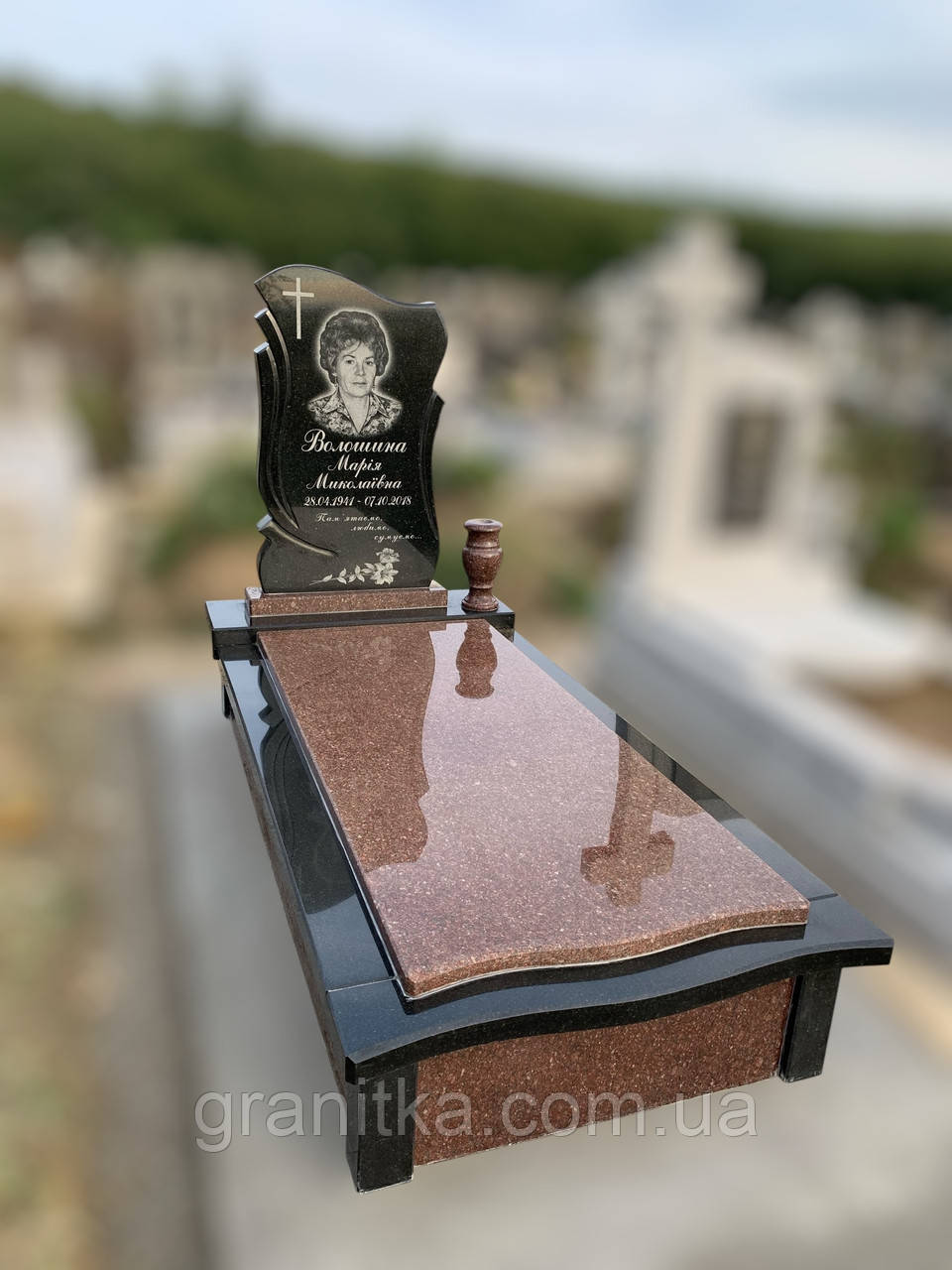 Памятник одинарний коричнево-чорний граніт 154