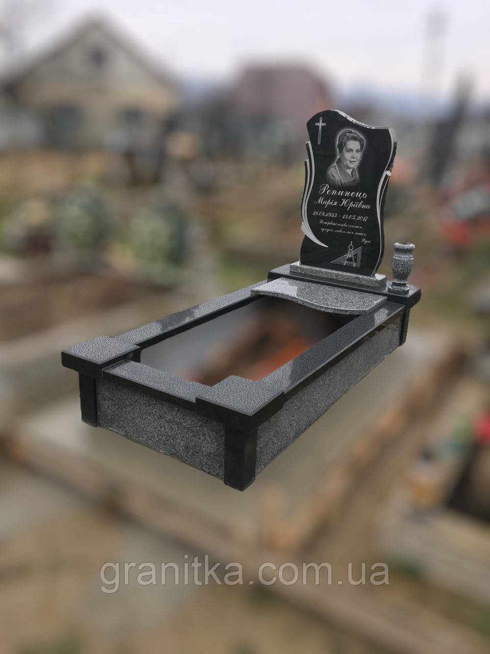 Памятник одинарний сіро-чорний граніт 162