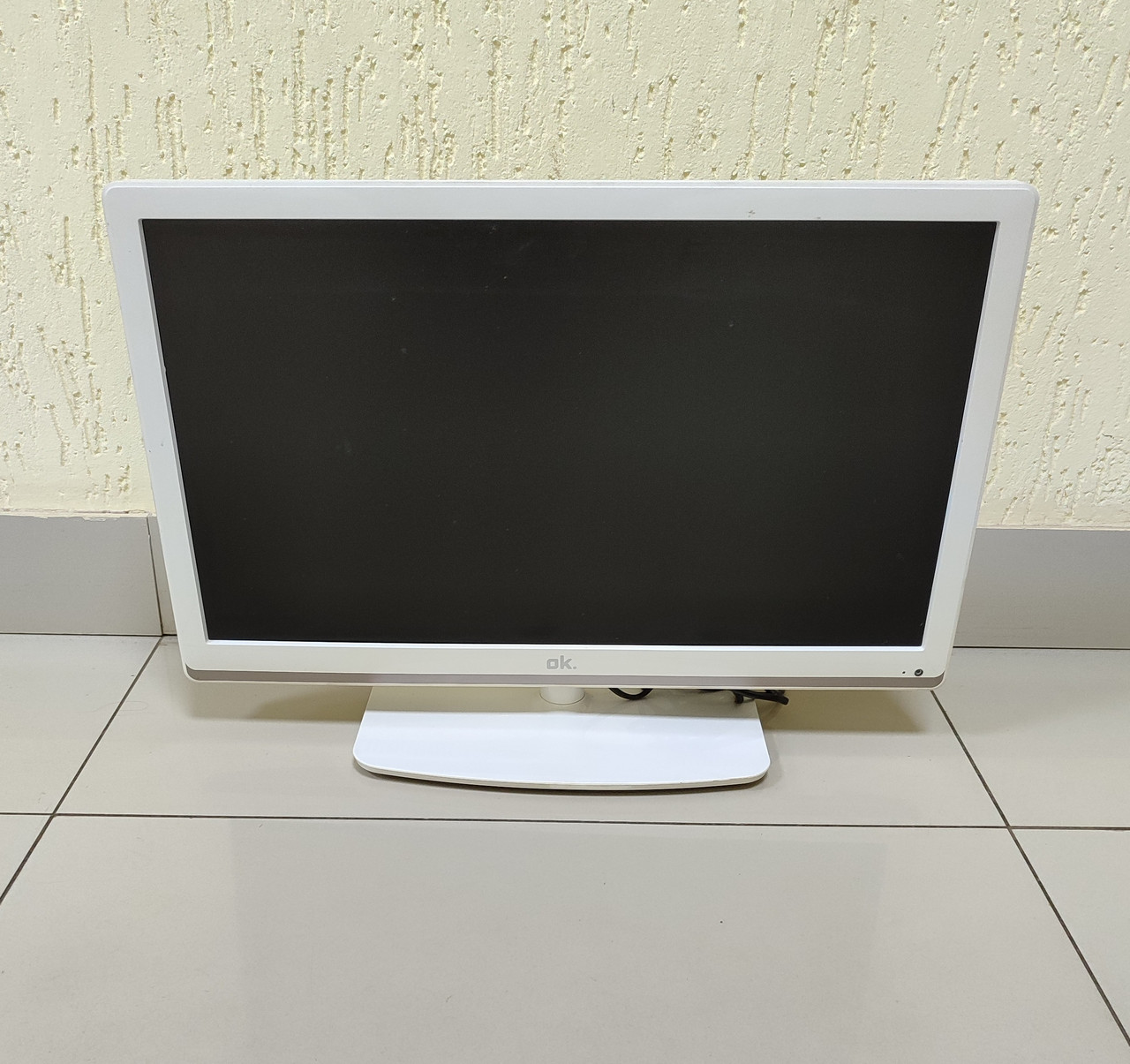 Якісний LCD-телевізор 22 дюйми OK OLE 224 W-D4 з Німеччини з гарантією