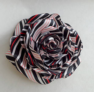 Брошка квітка з тканини ручної роботи "Троянда Ретро"