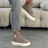 Жіночі зимові кросівки хайтопи в бежевому кольорі з натуральної замші, фото 5