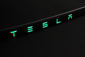 Карбонова накладка з підсвіткою на кришку багажника для Tesla Model S 2012-2021