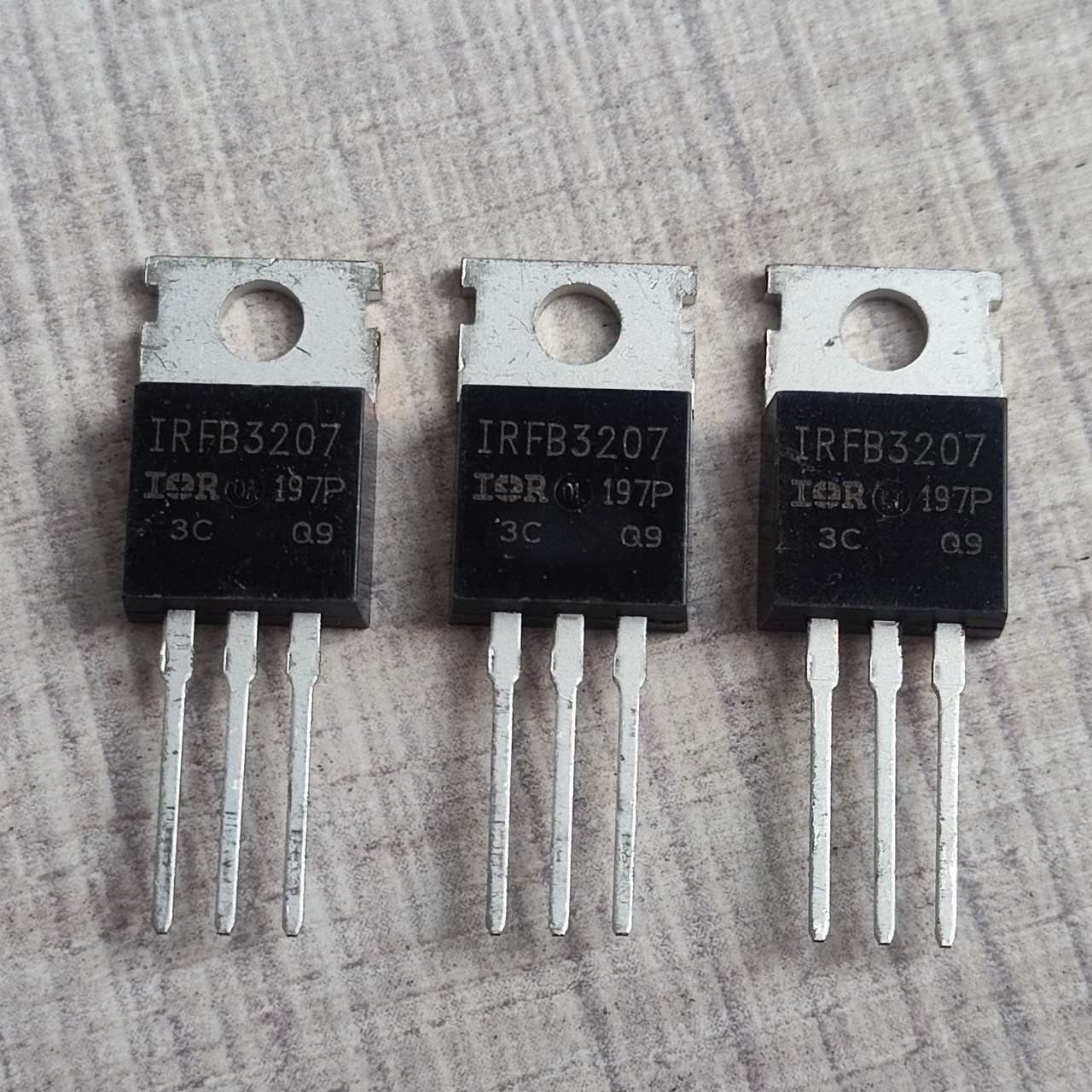 Транзистор IRFB3207PBF IR MOSFET N-Канал 75В 4.5мОм 170А TO-220-3