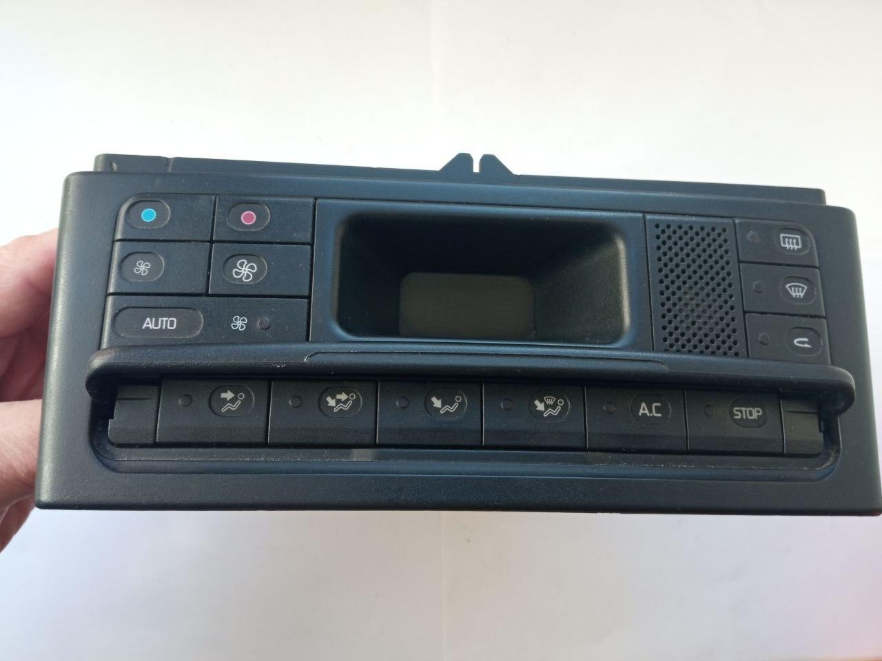 Панель кнопок Renault Laguna 77 00 882 861 D / 7700882861D / BEHR / 91.400.10.047 / 9140010047 / GKR 9140 010047 / GKR9140010047, фото 1