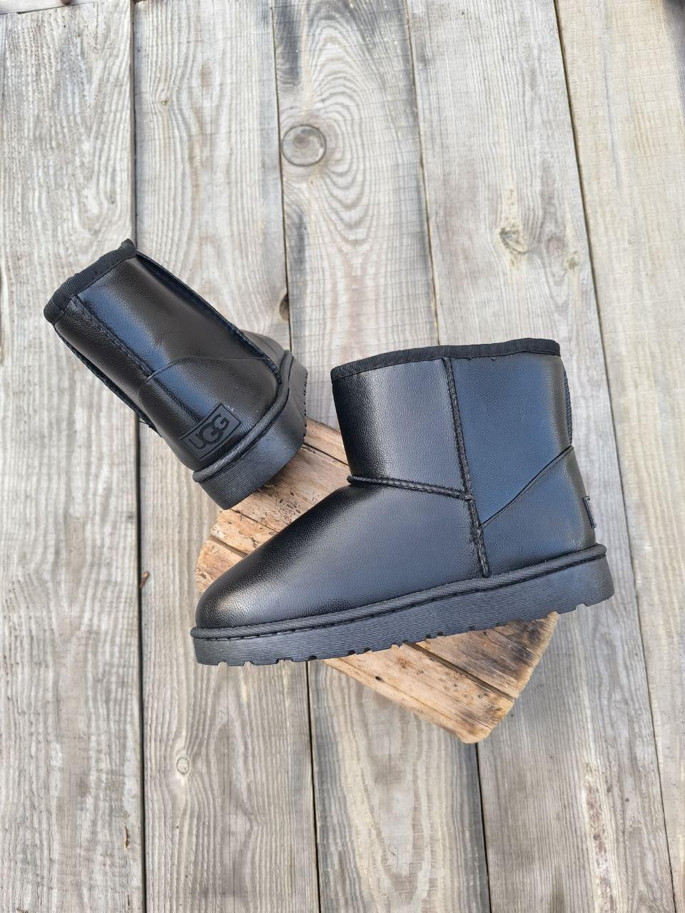 UGG Черные низкие угги эко - кожа женские теплые зимние мини полусапожки ботильоны