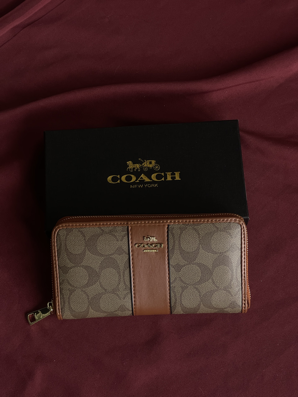 Жіночий гаманець Coach коричневий зі смужкою на багато відділень великий Коуч, фото 1