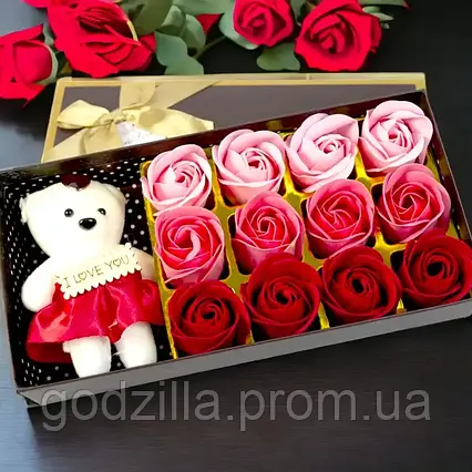 Набор подарочный "Розы из мыла 12шт с Мишкой"