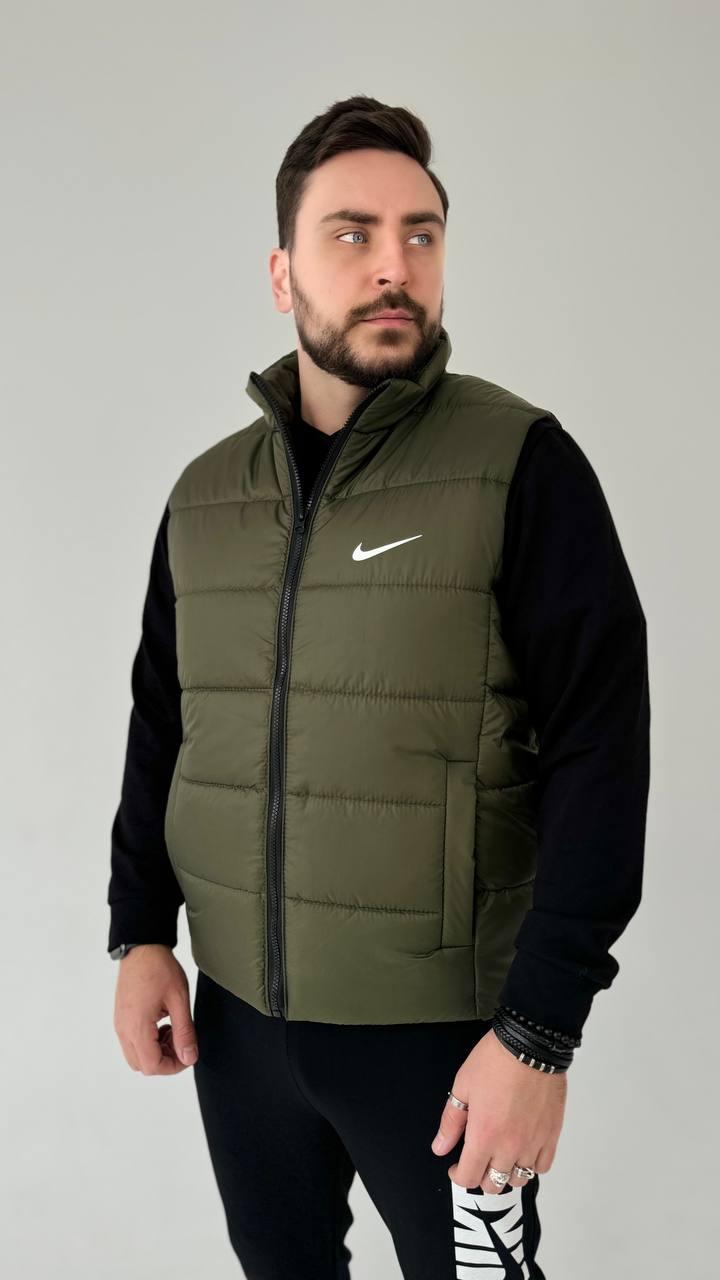 Чоловіча жилетка Nike хакі без капюшона з плащівки Безрукавка Найк