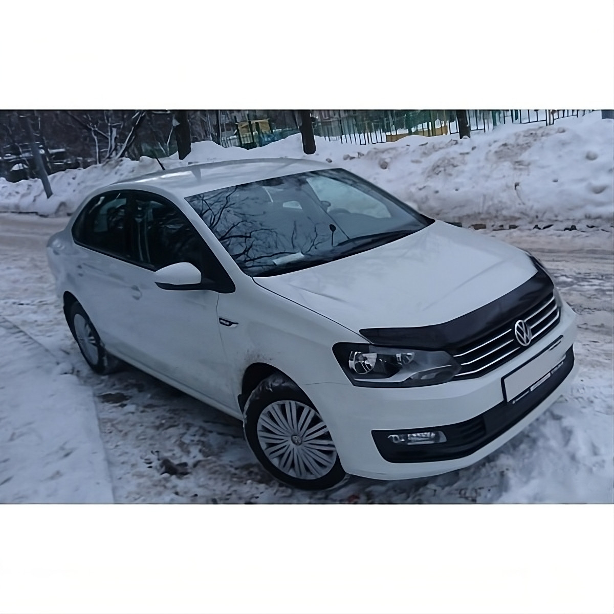 Дефлектор капота (мухобійка) Volkswagen Polo 2015- (Sim)