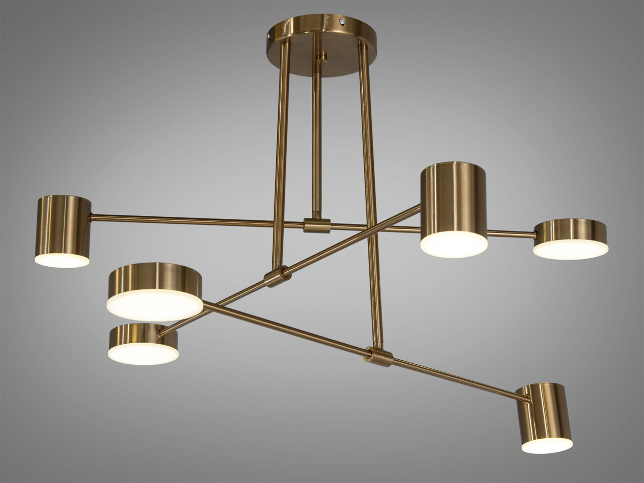 Классические светильники и роскошные хрустальные люстры в магазине S-svit