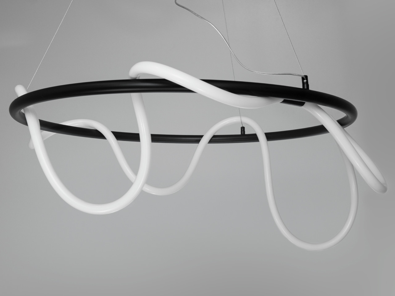 Підвісна LED люстра Шланг з серії "Роуплайт", 48Вт, чорна, фото 1