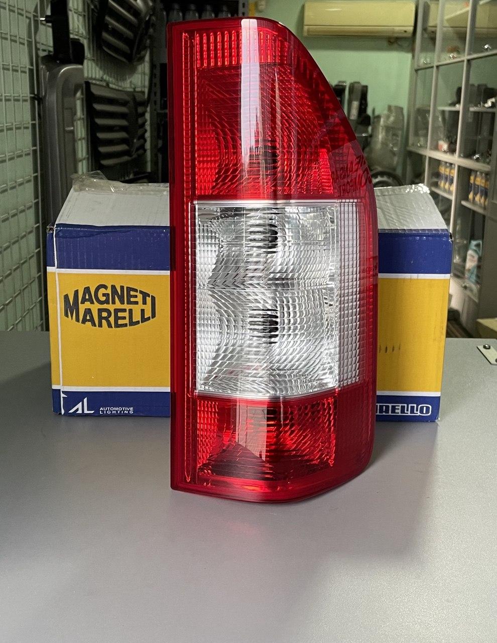 Ліхтар задній (R) з платою Mercedes Sprinter 901-904 CDI (2000-2006) - Magneti Marelli - Італія - 712421001129