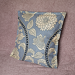 Подушка декоративна диванна з наповнювачем гречане лушпиння Думка 30х30 Східні квіти