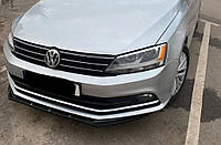 Volkswagen Jetta (2011-2018) Чорна накладка на передній бампер Lip