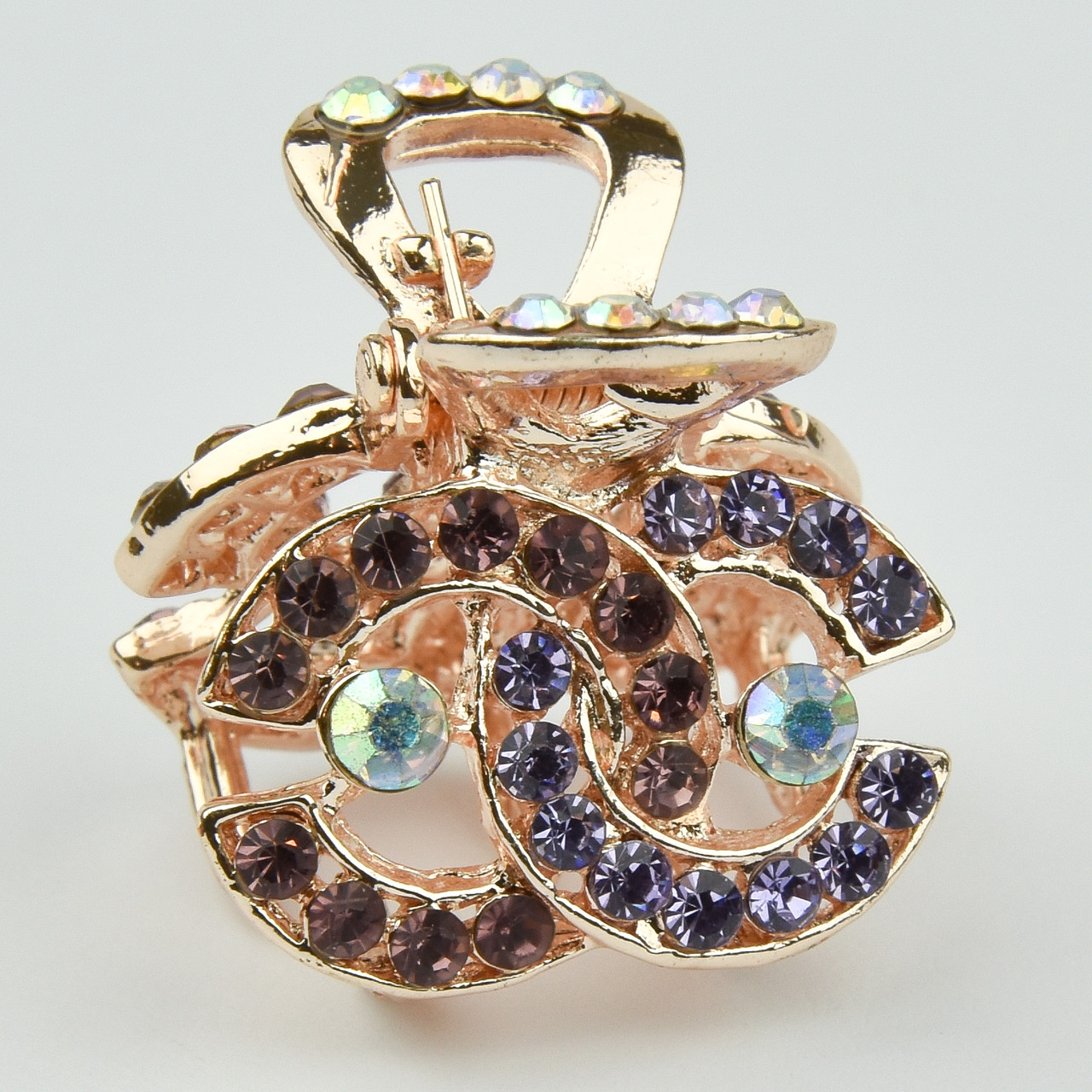 Шпилька краб металевої фірми Zaya золотистого кольору брендова з фіолетовими стразами розмір 23Х20Х23 мм