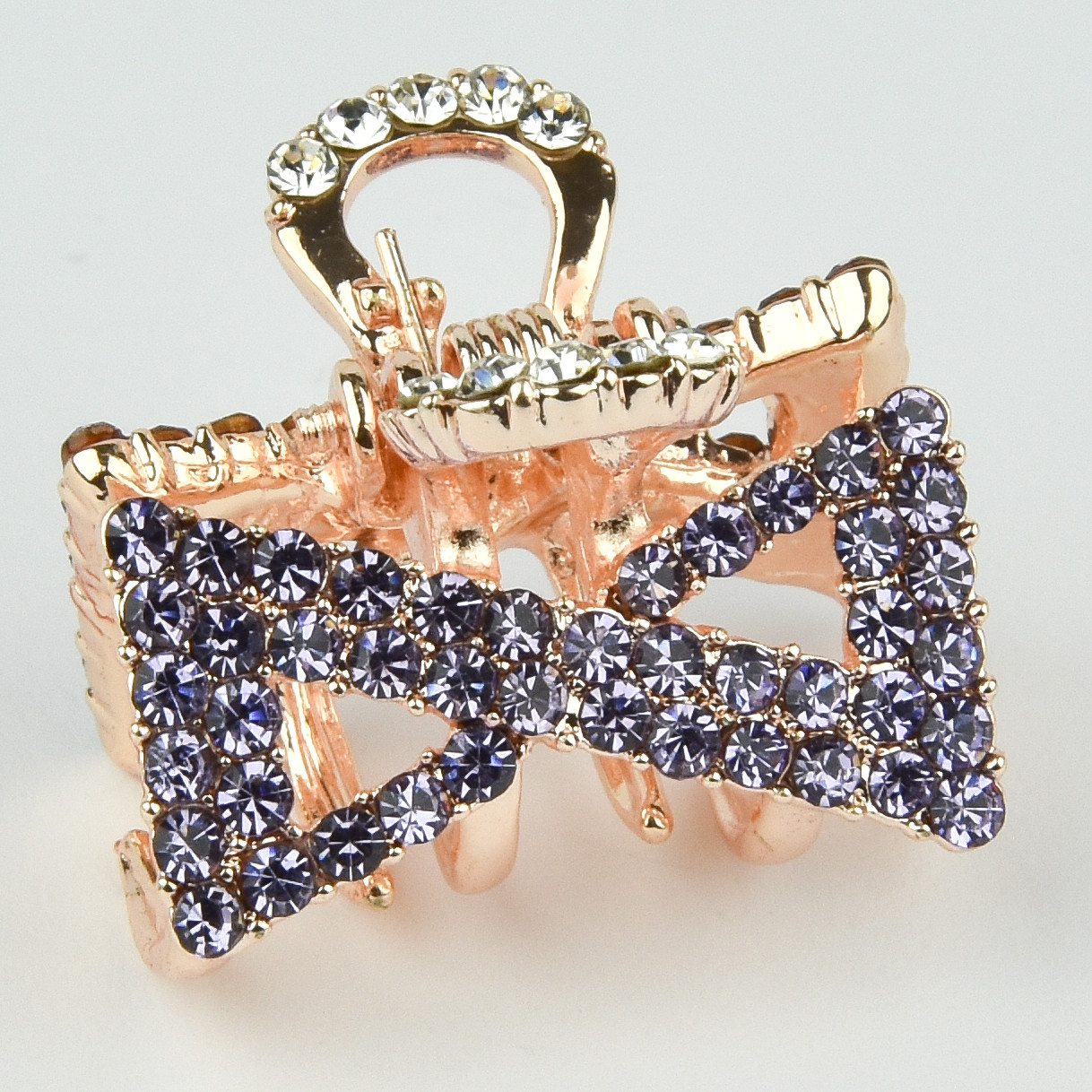 Шпилька краб металевої фірми Zaya золотистого кольору бантик із фіолетовими кристалами розмір 15х20х15 мм