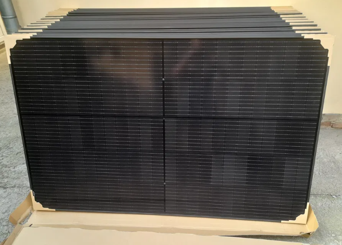 Монокристалічна сонячна панель Risen RSM40-8-395M, Full Black