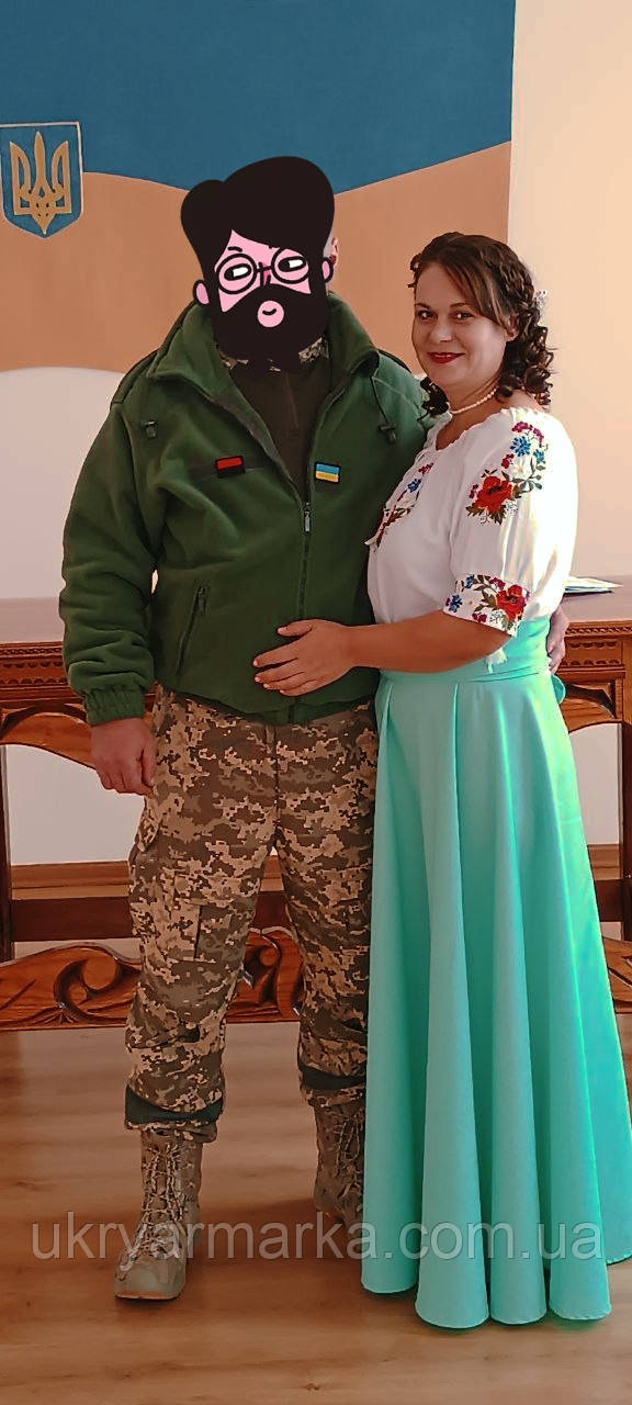 Довга вишита сукня 