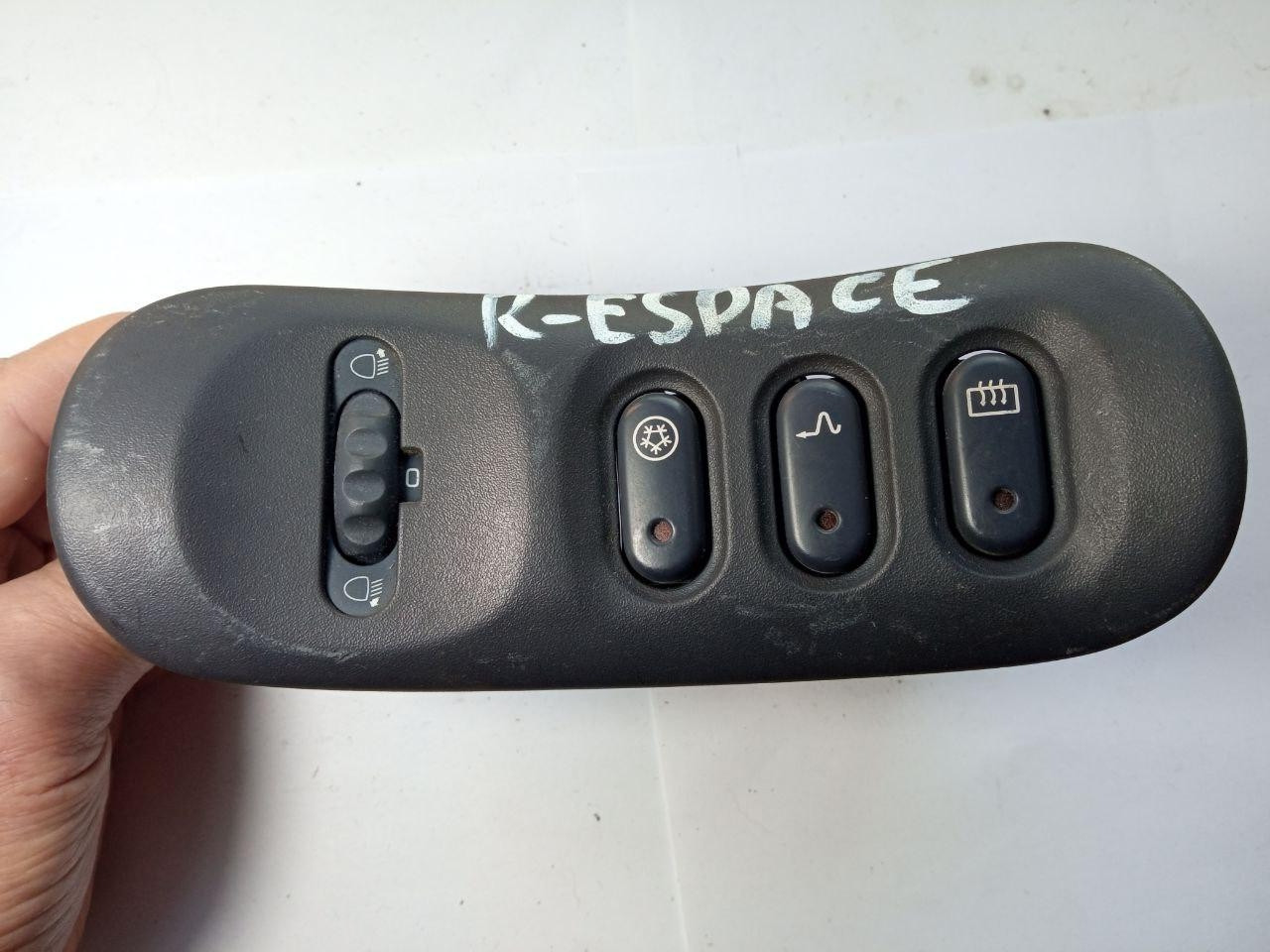 Панель кнопок Renault Espace 6025300995 / MP4093 / 602530260B, фото 1