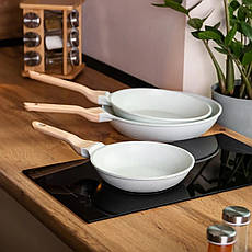 Набір універсальних сковорідок ⌀ 20/24/28 см MGC алюмінієвий з антипригарним покриттям 1,2/2/3 л Білий, фото 4