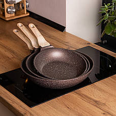 Набір універсальних сковорідок ⌀ 20/24/28 см MGC алюмінієвий з антипригарним покриттям 1,2/2/3 л Коричневий, фото 5