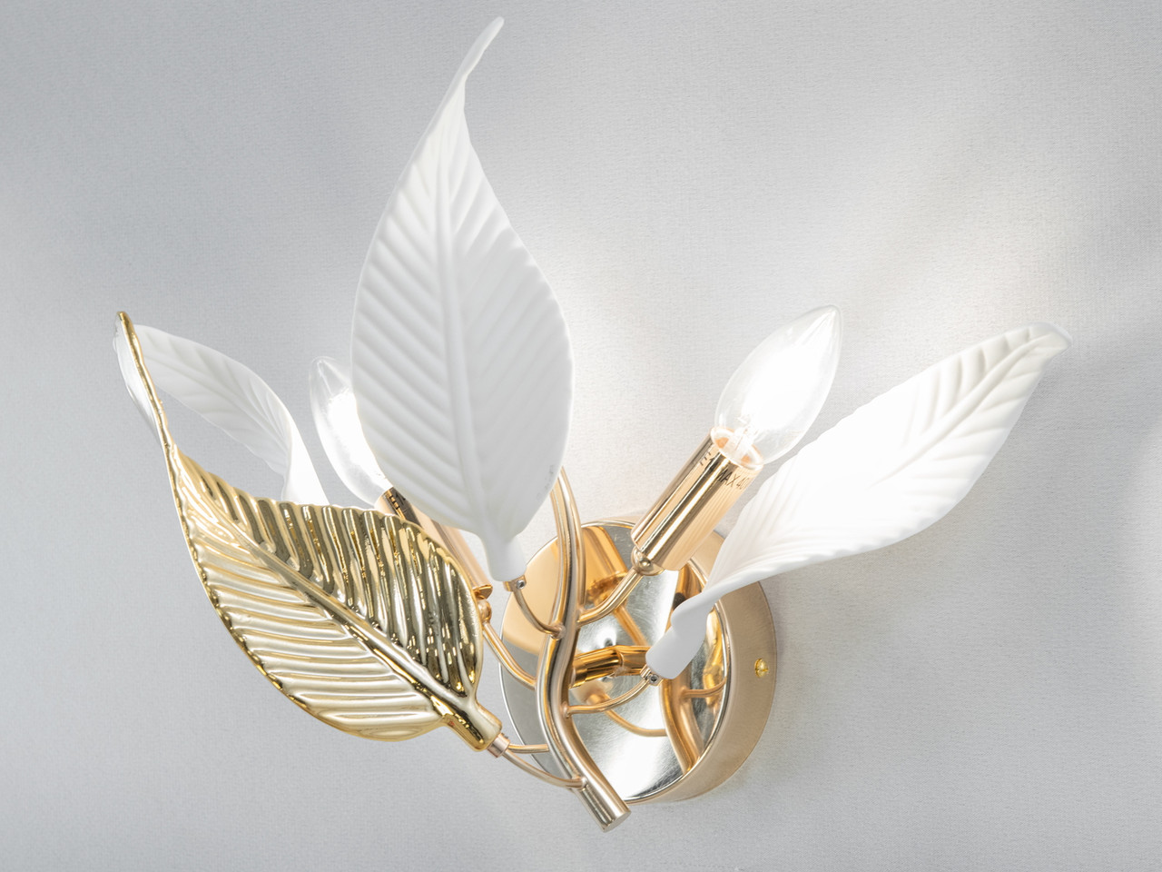 Оригінальне бра з порцеляновими елементами, колір золото 7208-2WGD-LS