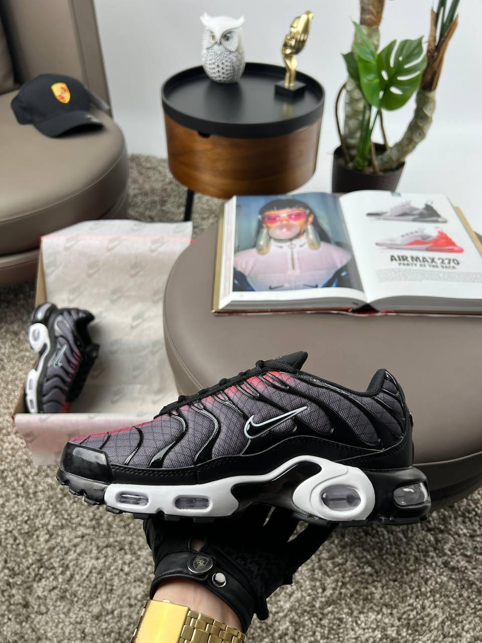 Чоловічі шкіряні текстиль кросівки Nike Air Max Tn Plus Red Grey Black, кеди Найк шкіра текстиль. Чоловіче взуття