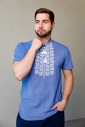 Чоловіча вишиванка футболка синя меланжева з білою вишивкою квітковий орнамент хрестиком, фото 1