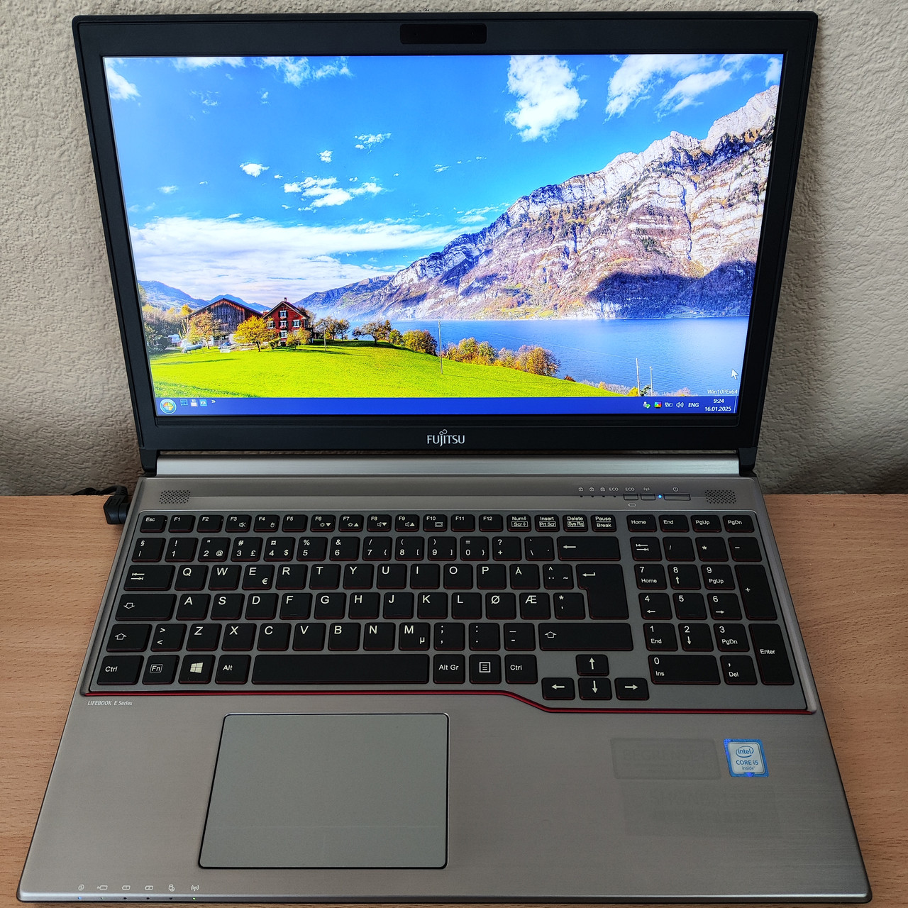 Ноутбук Fujitsu LIFEBOOK E756 15.6 FHD/IPS i5-6300u 6Gen 3.0GHz /8 Gb DDR4/SSD 256GB/HD Graphics 520 HDMI Японія