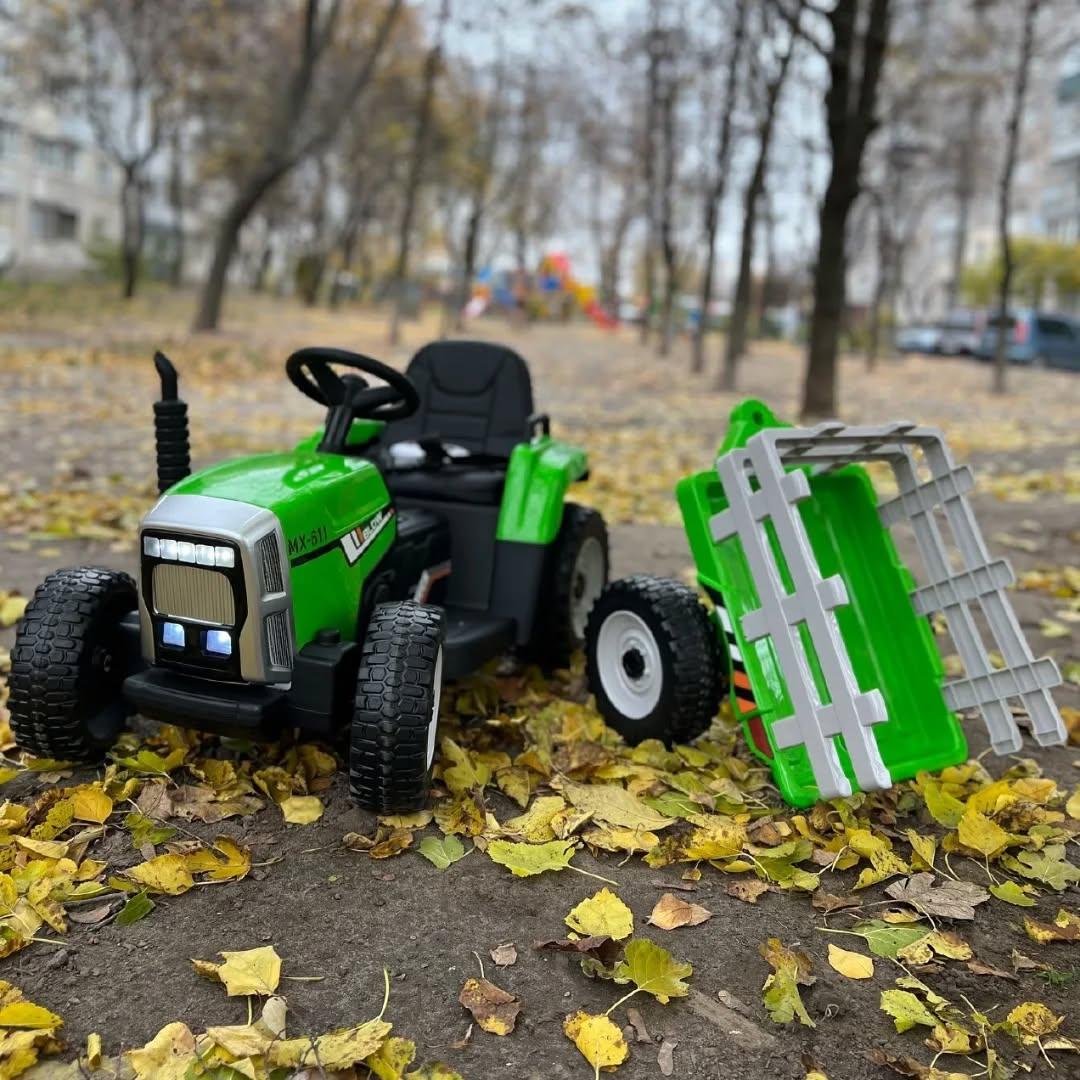 Дитячий електромобіль Трактор John Deere XMX 611 (зелений колір) з причепом, фото 1