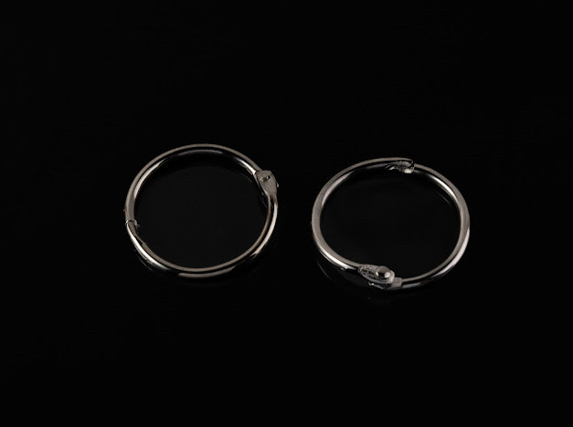 Кільце самозатискне. Колір чорний. 30мм